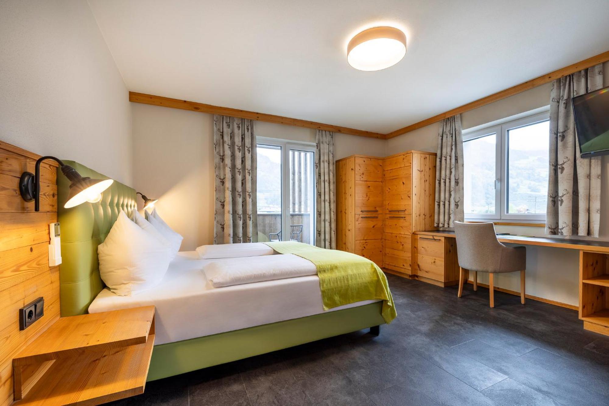 Hotel Hubertus Sankt Johann im Pongau Bagian luar foto