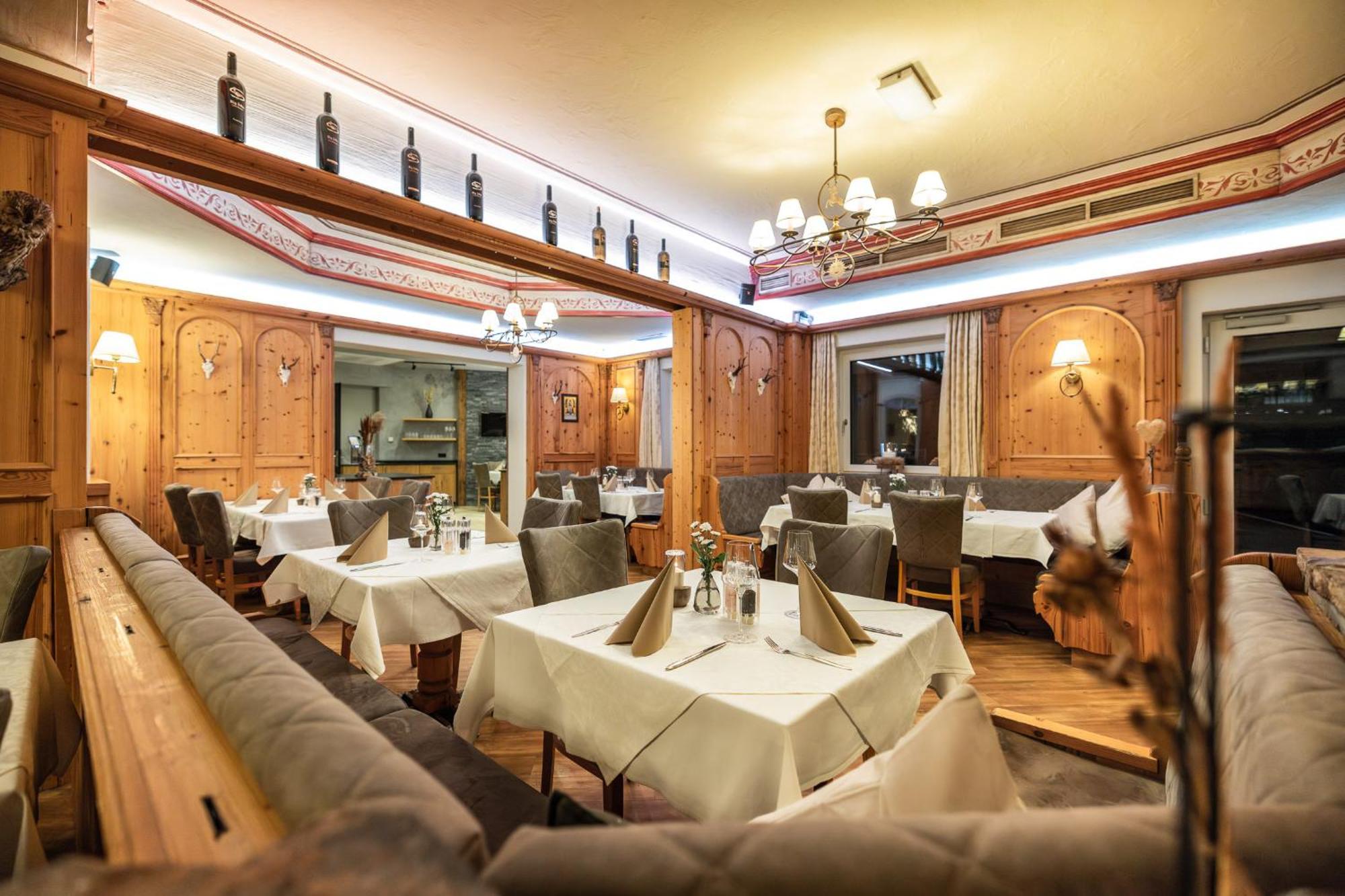 Hotel Hubertus Sankt Johann im Pongau Bagian luar foto